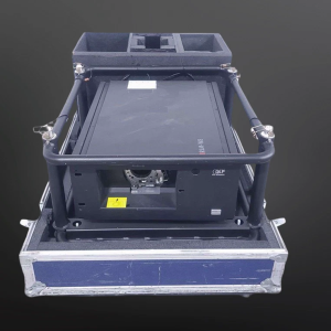 barco rlm w8 wuxga 8000 lumen 3dlp w/ rld w 1.47 1.78 lens & accessories, case