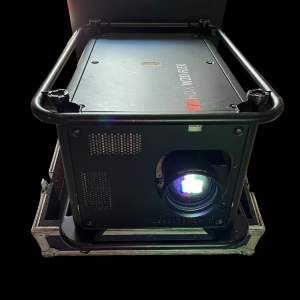 barco hdx‑w14 upgraded to hdx w20 18,000 lumens w/ remote & cage in case